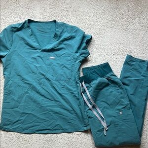 FIGS SeaGreen Women's Scrub Set